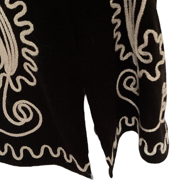 Once Again Black & White Embroidery appliqué tunic Tank Top 1X - Picture 6 of 10